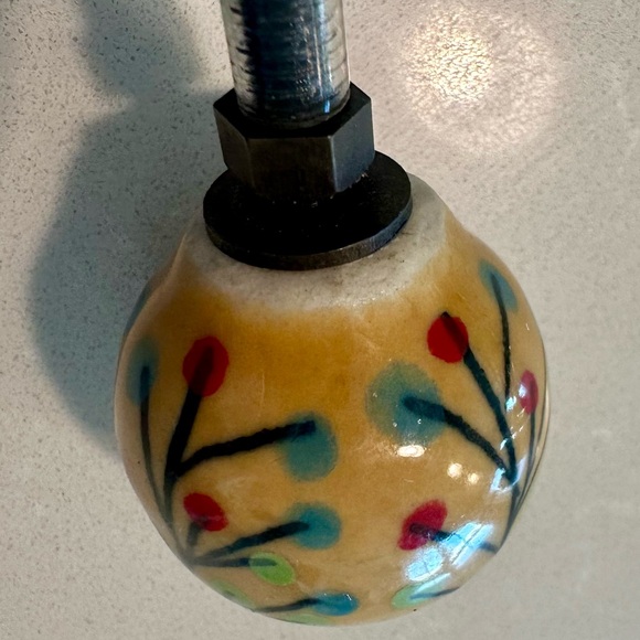 Pier 1 Knobs Porcelain Cabinet Drawer Knobs - Picture 12 of 15